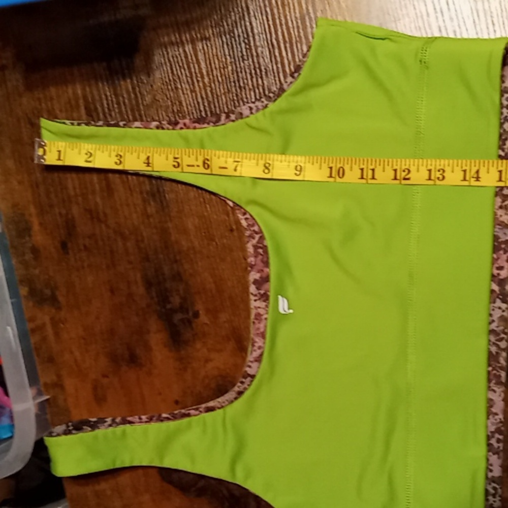 NWOT Fabletics Large Gorgeous neon Green Unpadded Wirefree Sports Bra - Picture 5 of 7